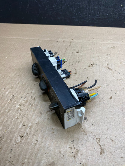2001 - 2007 GMC Chevrolet Astro Express Climate Control A/C AC6572 DG2