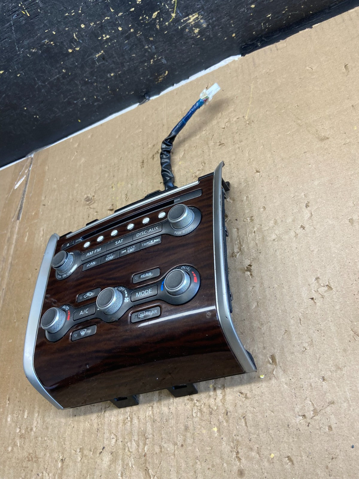 2013 to 2016 Nissan Pathfinder Radio Temperature Climate Control OEM AB5599 DG1