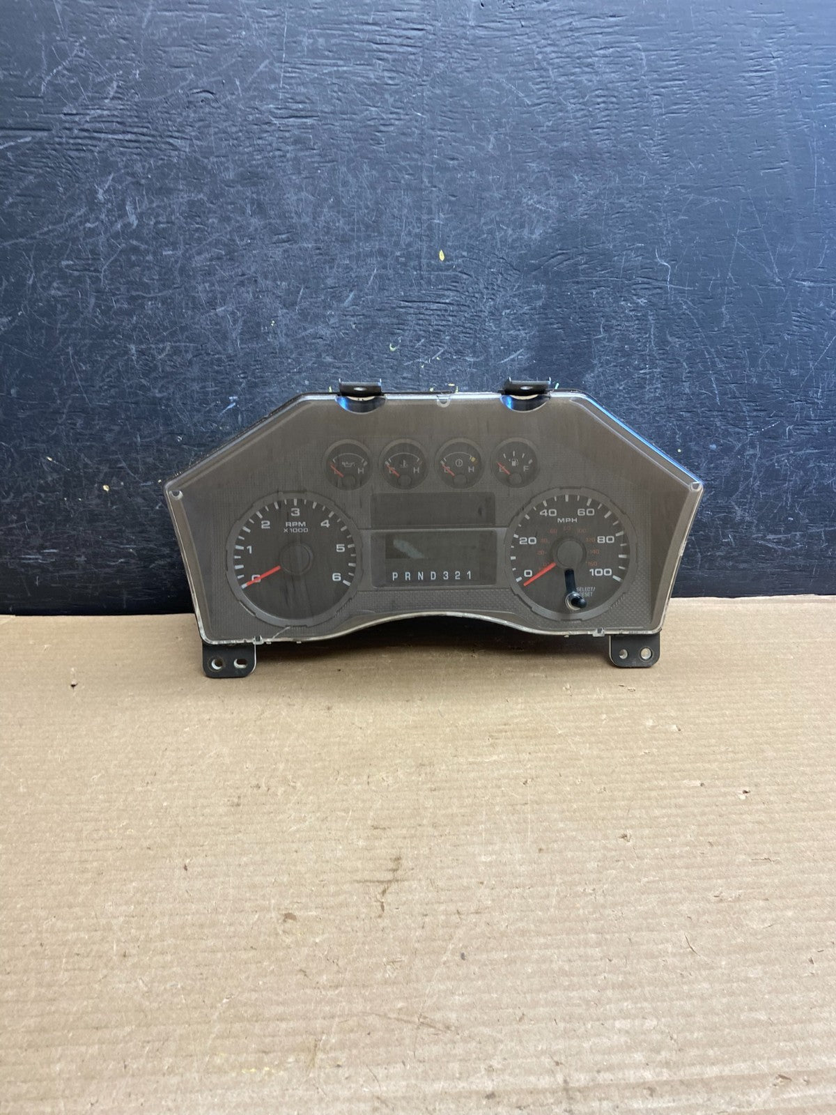 2008 to 2010 Ford F250 SD Super Duty Speedometer Cluster Gauge AH3496 DG0