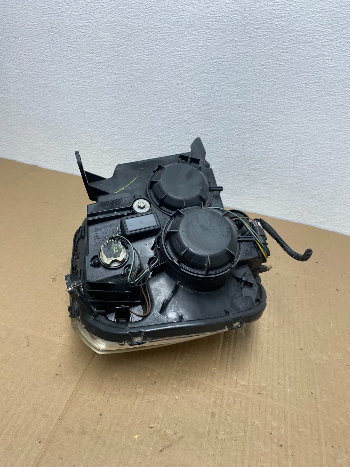 2010 to 2015 GMC Terrain Halogen Left Driver Lh Side Headlight AB8184 DW10