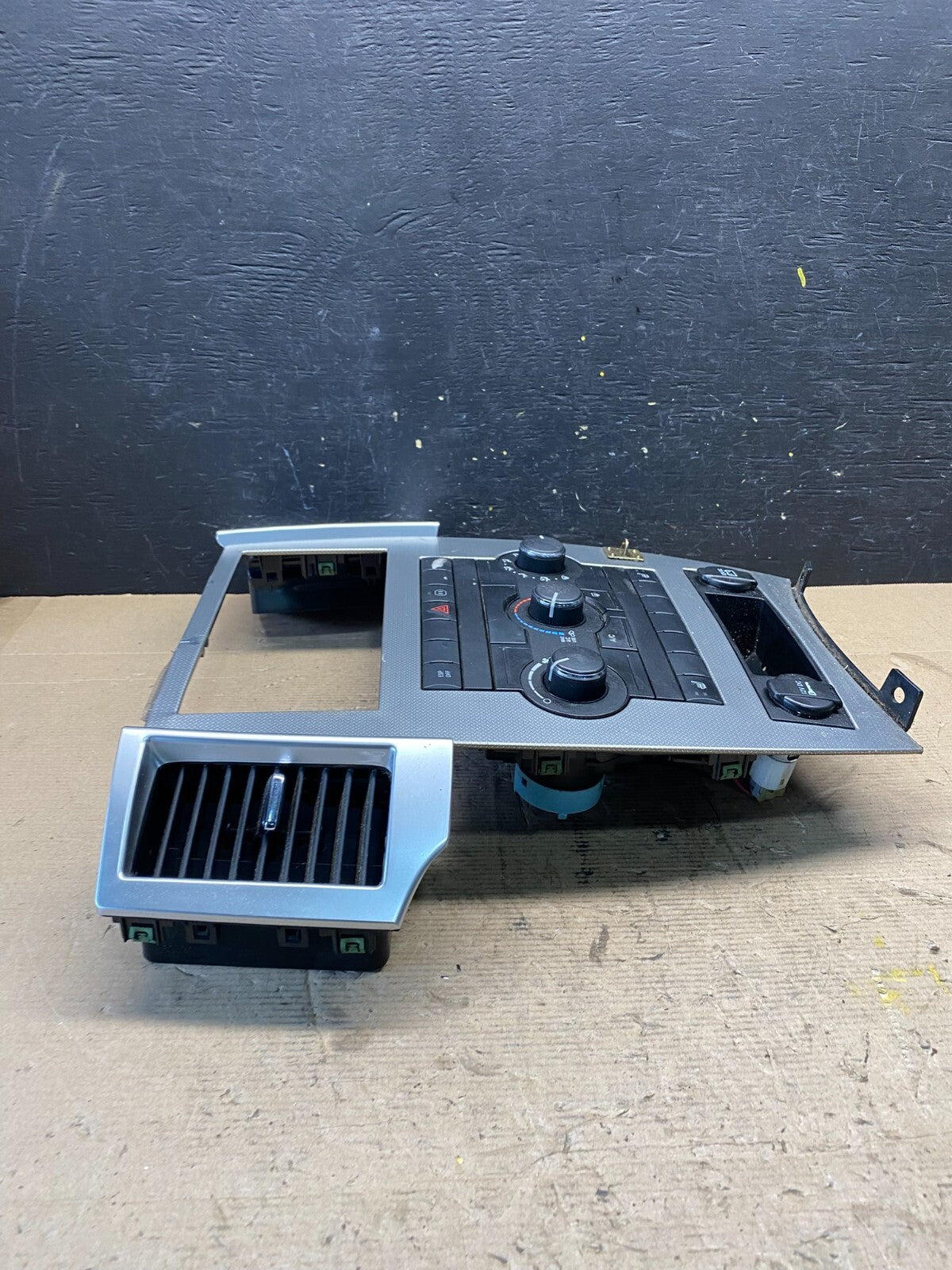 2008 to 2010 Jeep Grand Cherokee Center A/C Heater Climate Control N9539 DG OEM3
