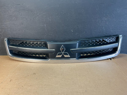 2006 2007 2008 Mitsubishi Endeavor Front Upper Grill Grille AE8384 DW0