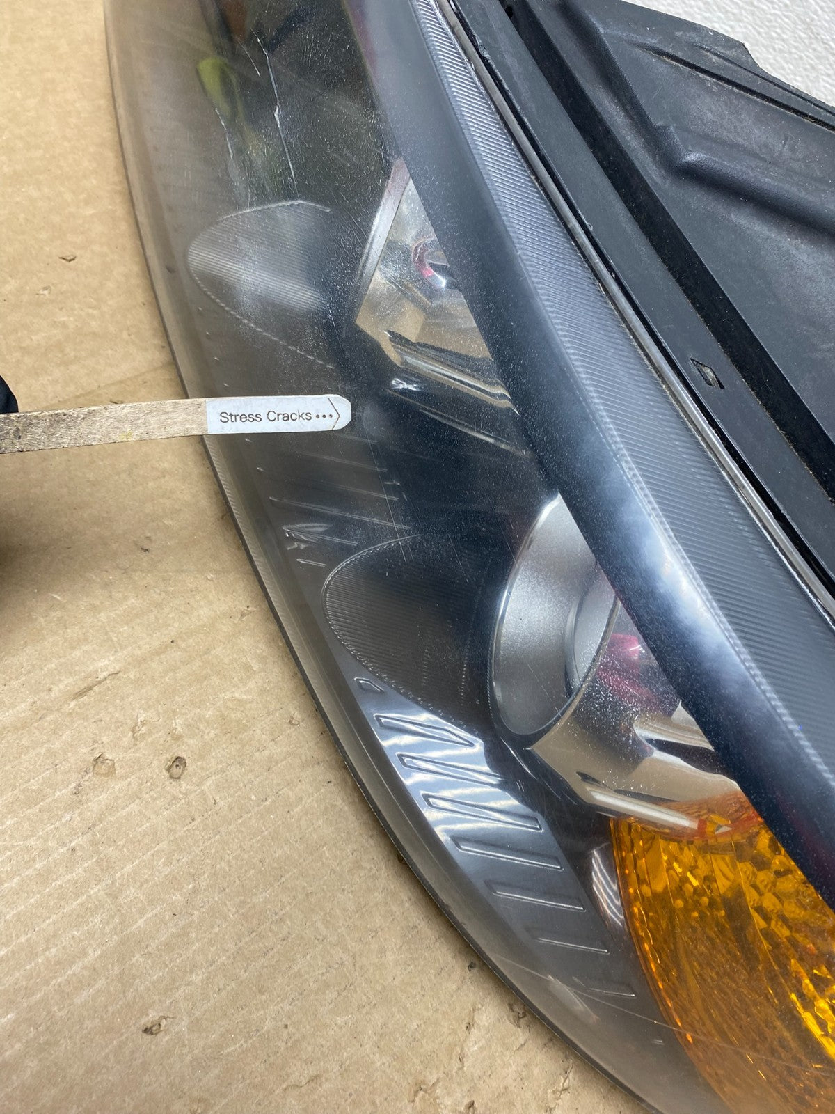 2011 to 2013 Kia Sorento Left Driver LH Side Headlight Halogen AF9623 DW3