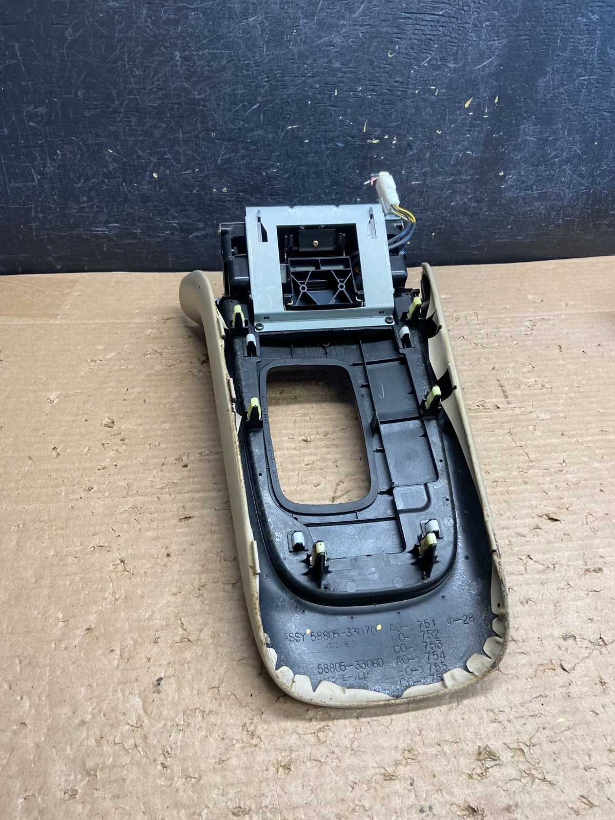 2002 to 2006 Lexus ES300 ES330 Center Console Shifter Bezel Trim AG8679 DG4