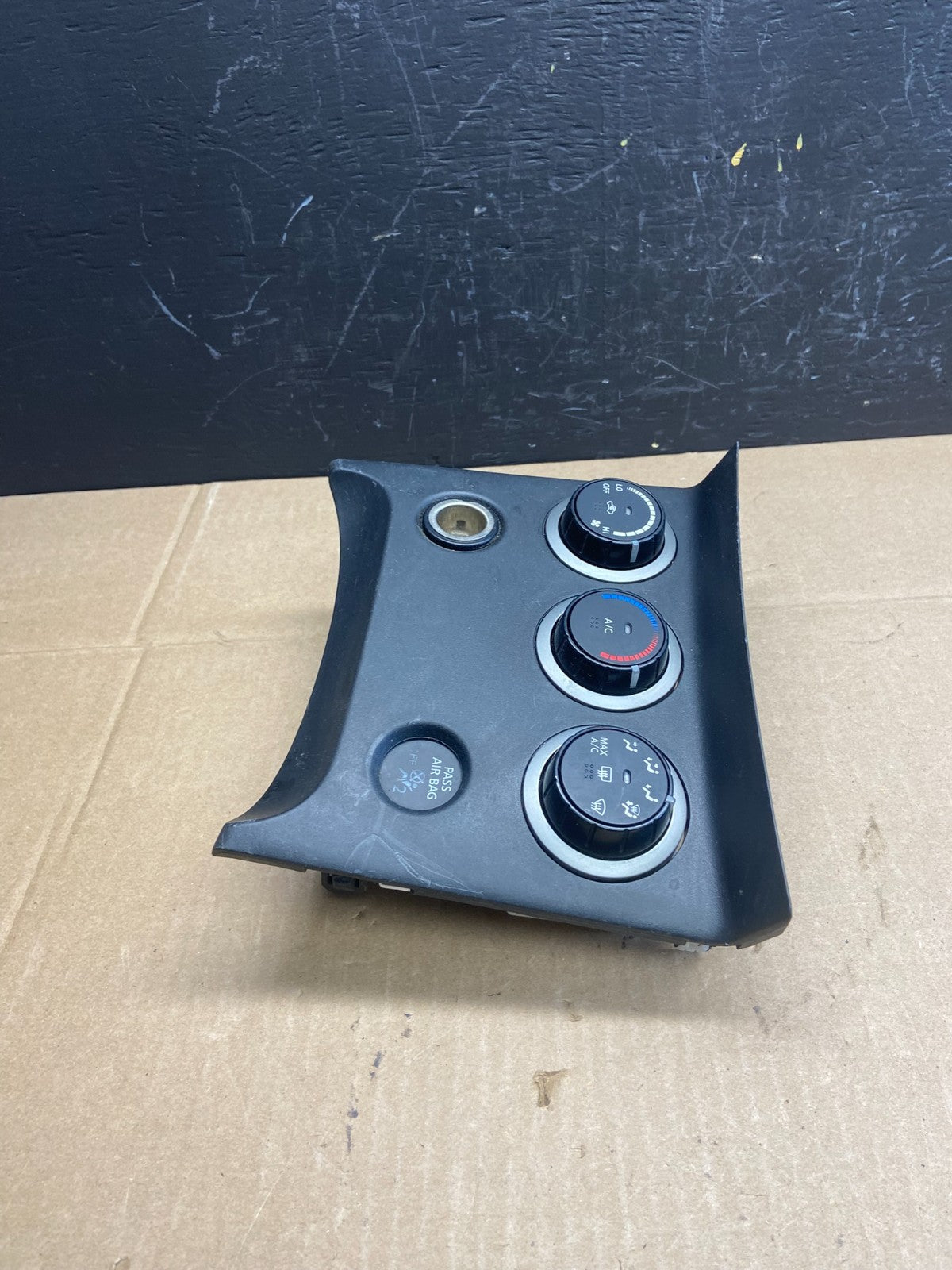 2011 to 2015 Nissan Rogue Heater Temperature AC Climate Control OEM AB9254 DG2
