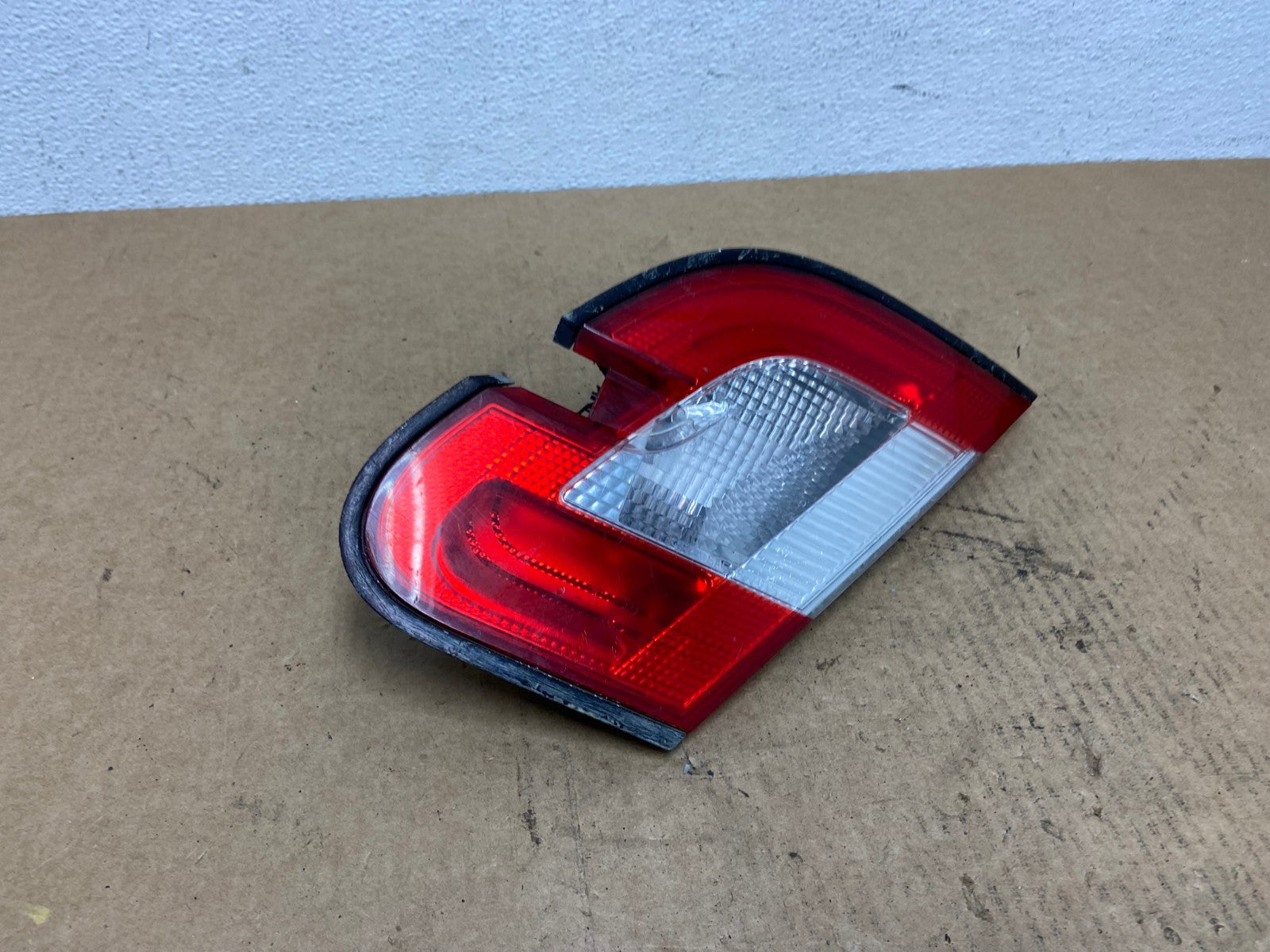 2010 2011 2012 Ford Taurus Right Passenger RH Tail Light Inner OEM AC2985 LK2