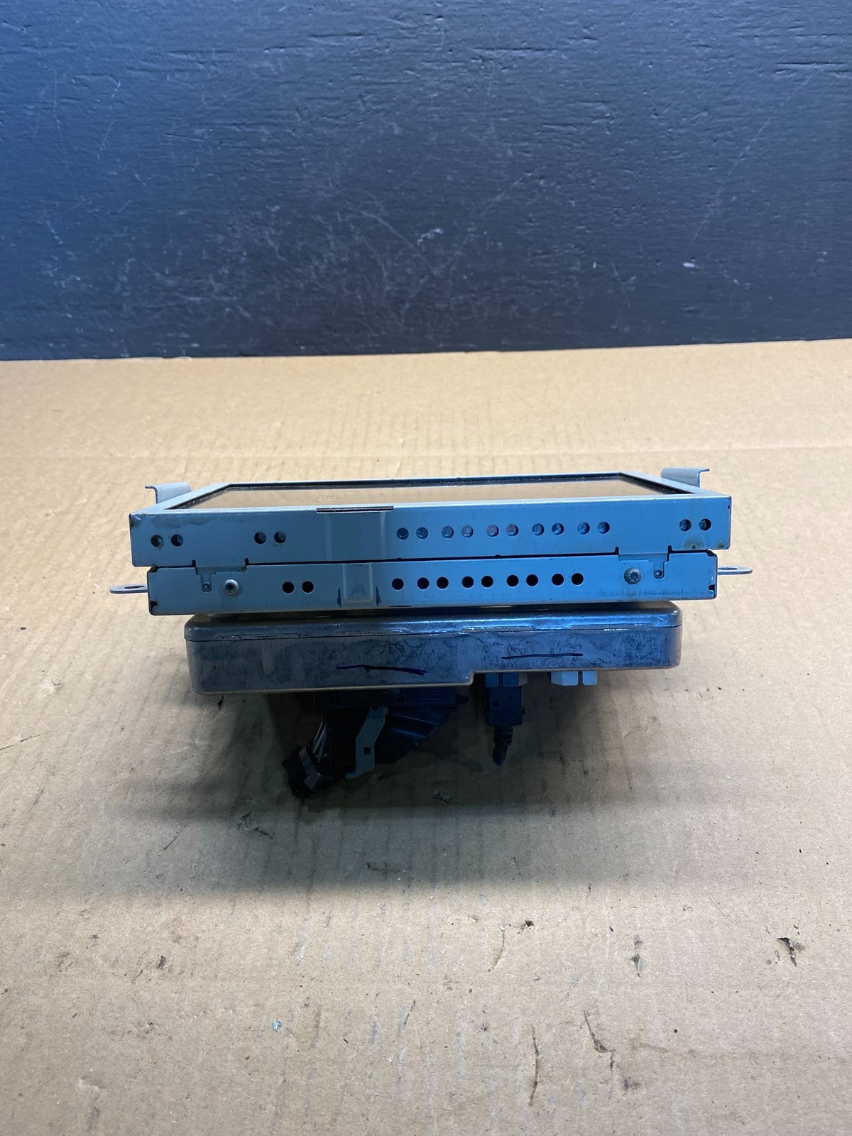 2011 to 2014 Lincoln MKX Radio Stereo Screen Display OEM ac2480 DG2