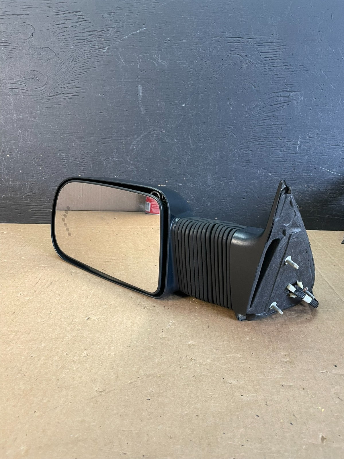 2003 to 2007 Chevy Silverado Driver Left Side View Turn Signal Mirror AD03452