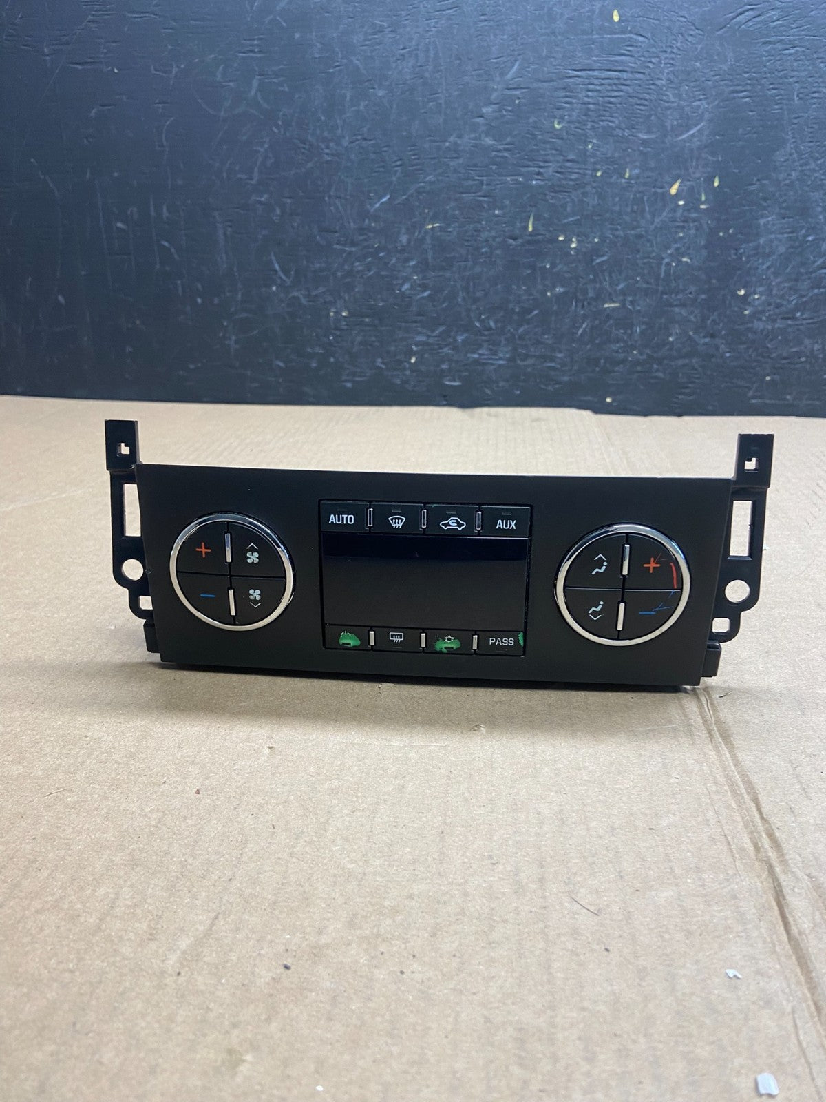 2007-2011 GMC Yukon Tahoe Automatic Climate Temperature Temp Control AE4343 DG0