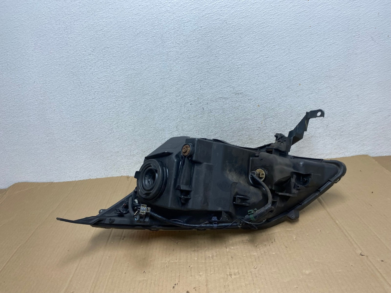 2007 to 2011 Honda CR-V Crv Right Passenger Side Headlight Halogen AE8939 LK5