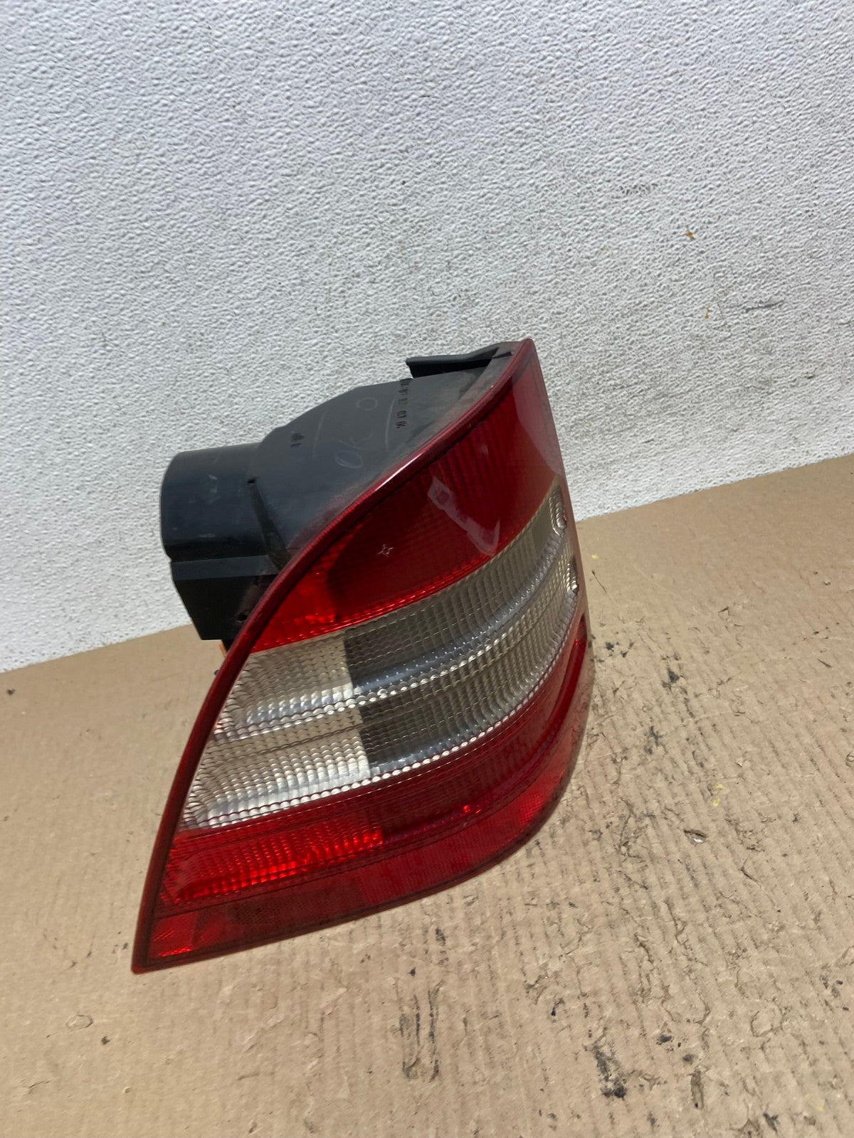 1998 1999 2000 2001 Mercedes ML320 ML-Class Left Driver LH Tail Light AF7030 LK2