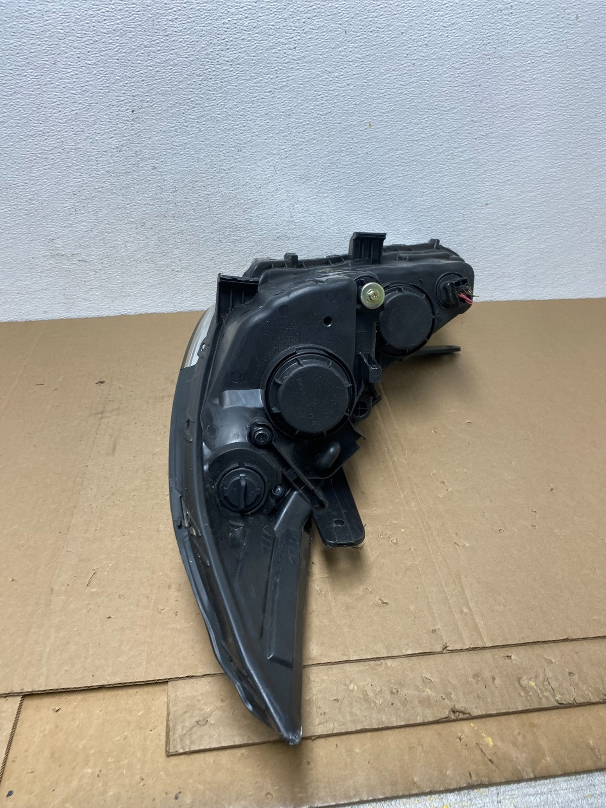 2011 - 2014 Hyundai Sonata Right Passenger Rh Side Headlight Halogen AC5635 DW5