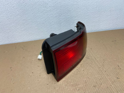 1995 - 1996 Toyota Camry Sedan Right Passenger Tail Light Lamp Oem AB6594 LK2