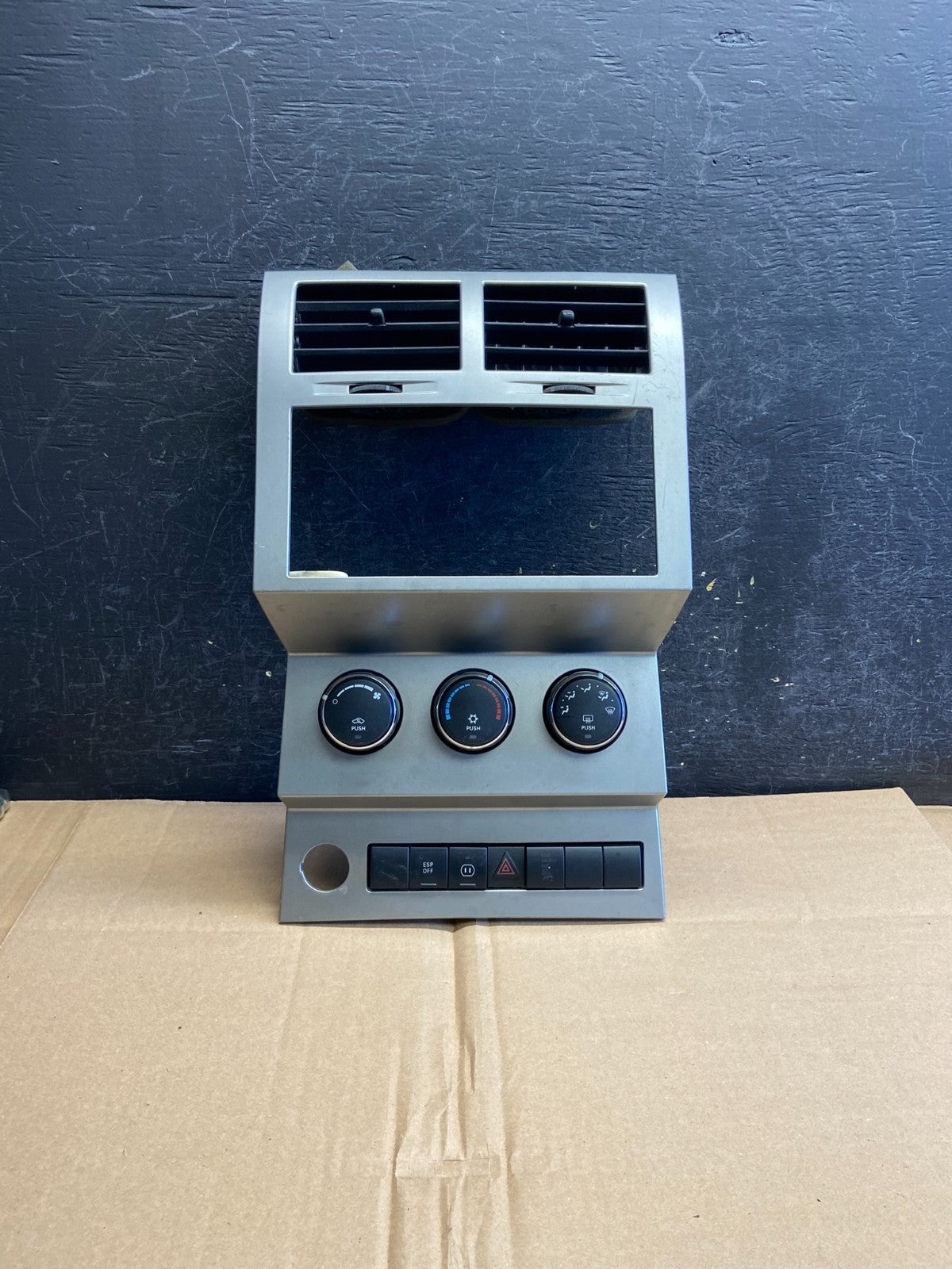 2007 to 2012 Dodge Nitro Dash Climate Temperature Control Radio Bezel ai5939 DG0