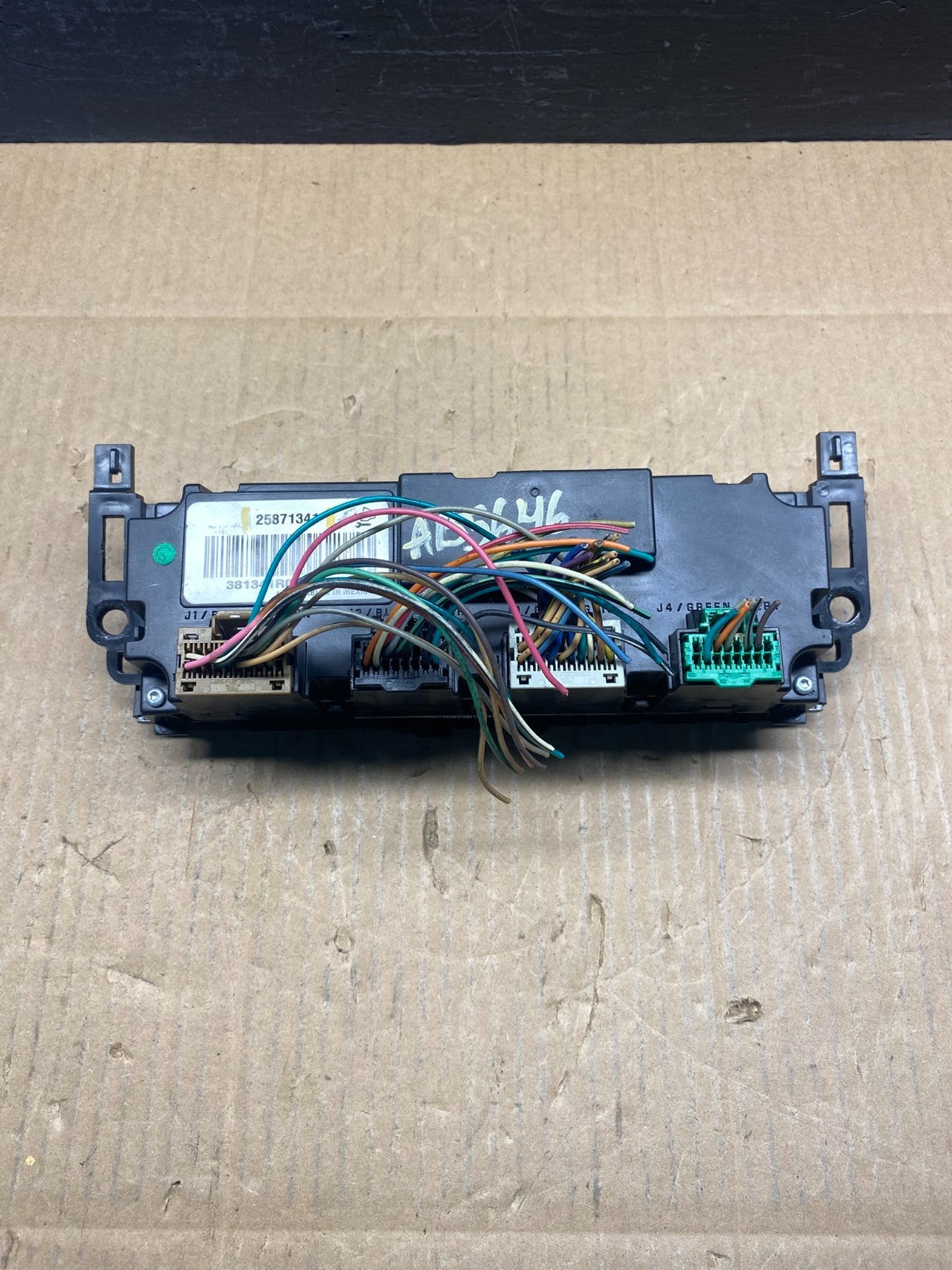 2007-2011 GMC Yukon Tahoe Automatic Climate Temperature Temp Control AD1530 DG4