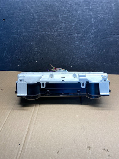 2004 2005 Toyota Sienna Speedometer Cluster Gauge AG3731 DW4