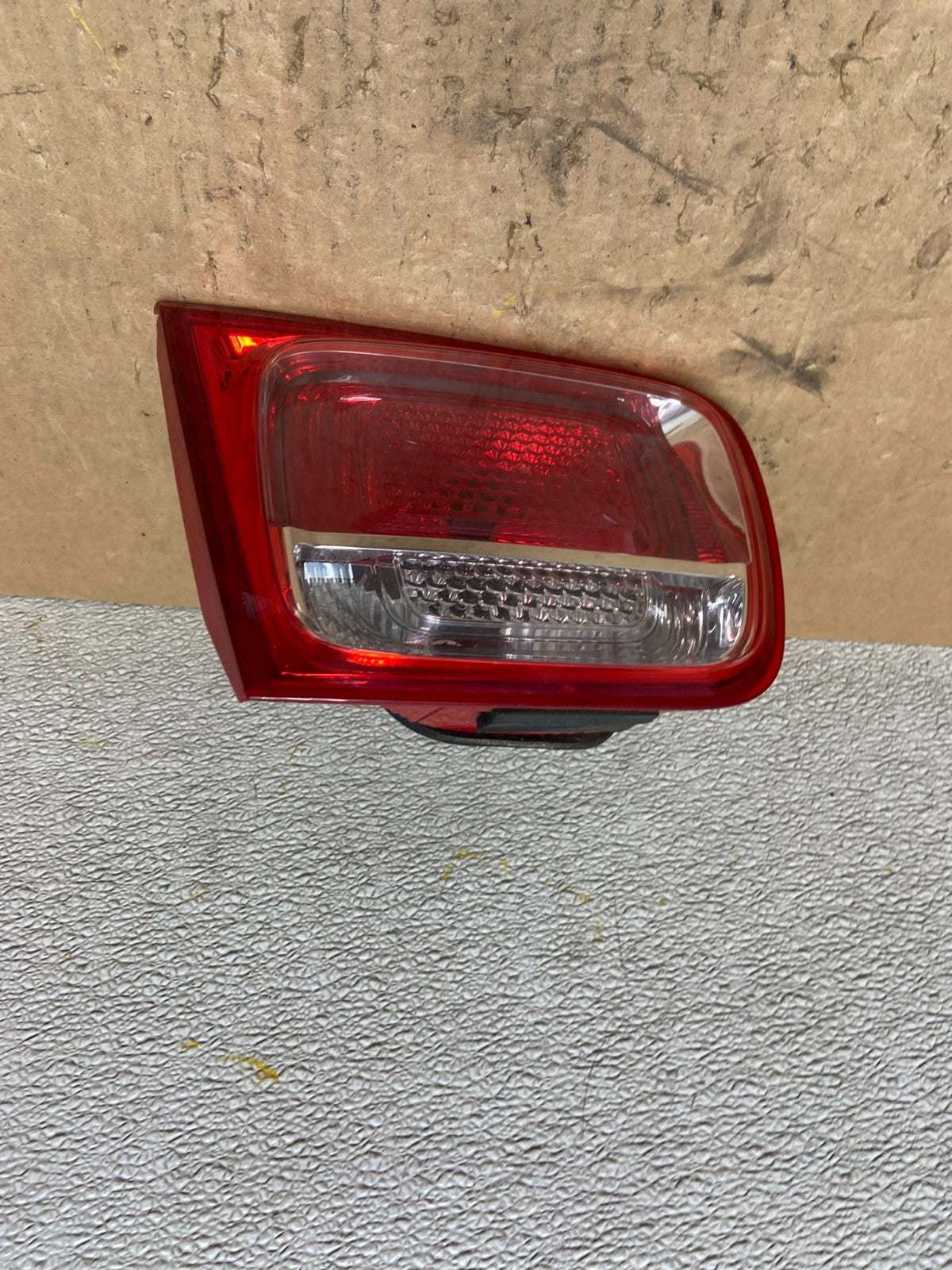 2013-2016 Chevrolet Malibu Left Driver LH Inner Tail Light Z8026 DW0