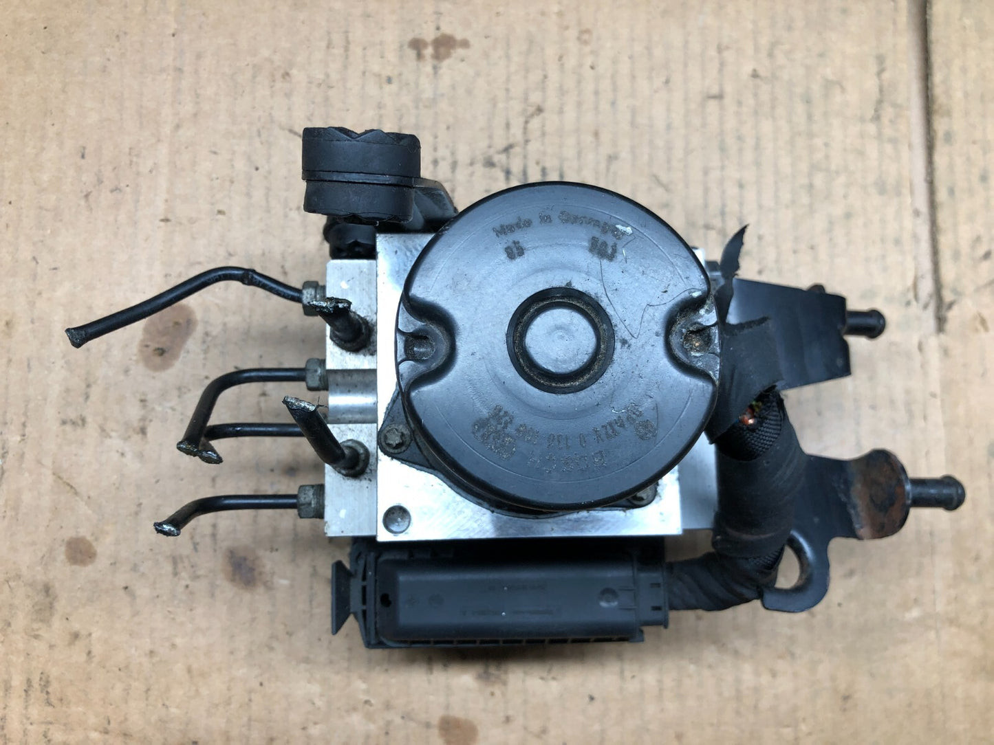 2008 to 2010 BMW 5-Series ABS Anti-Lock Brake Pump OEM 6780647 D2243 DG14
