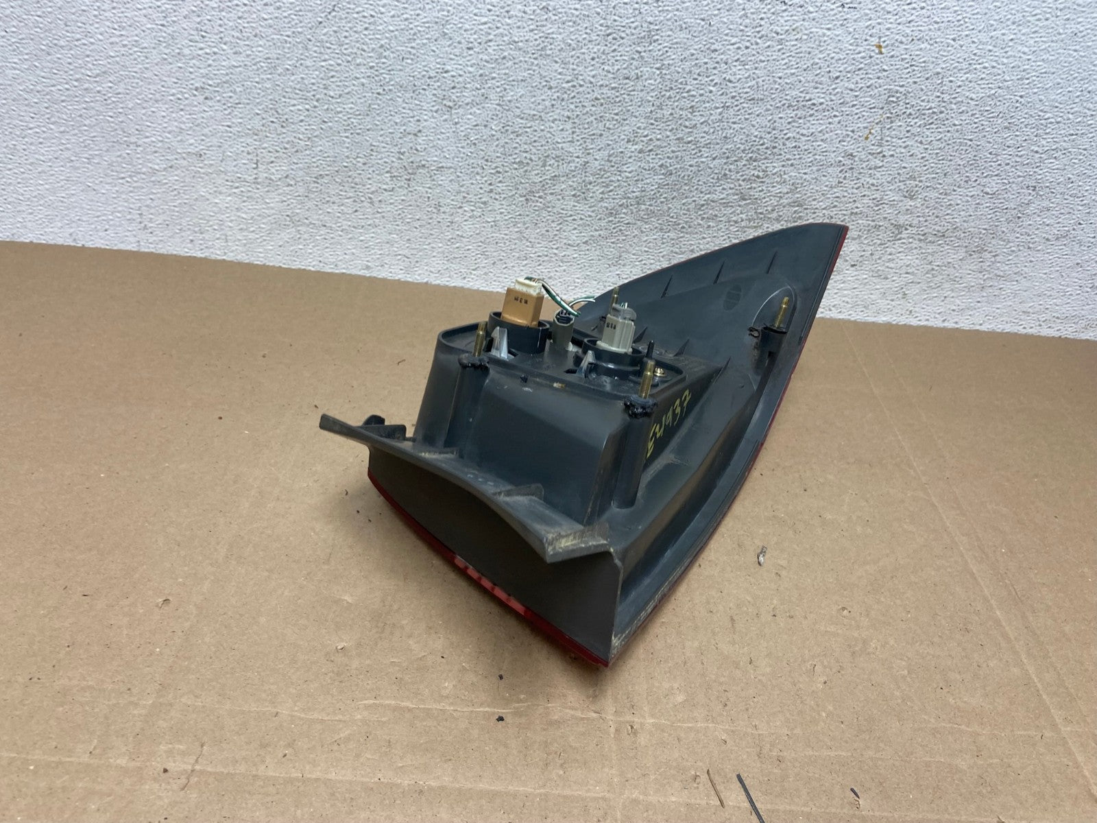 2000 2001 Lexus ES300 Outer Left Driver Lh Side Tail Light AE4937 LK5