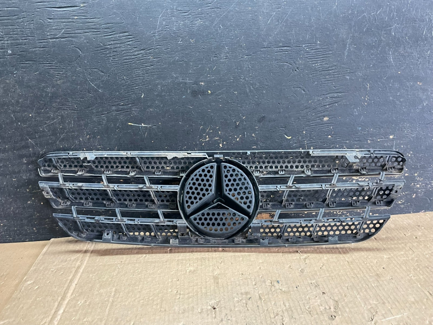 1998 to 2005 Mercedes-Benz ML320 Front Upper Grille Grill OEM ab3218 DG4