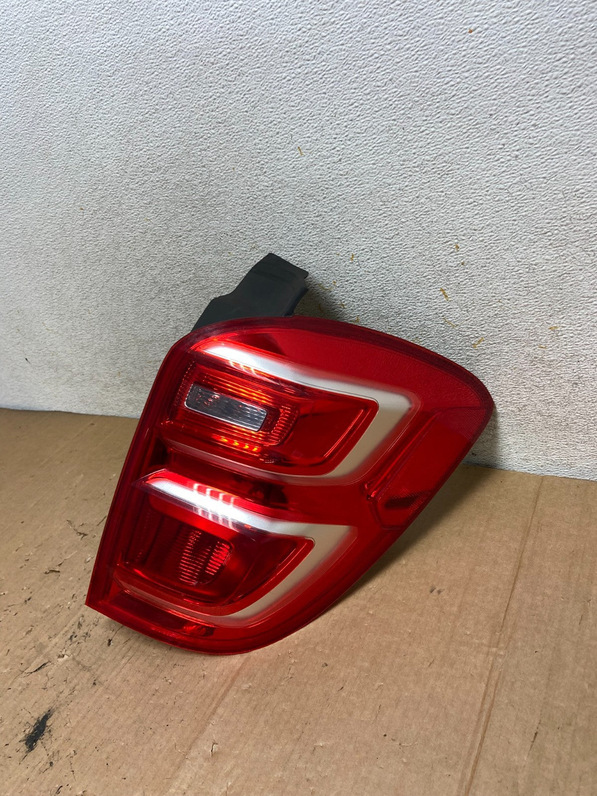 2016 to 2017 Chevrolet Equinox Right Passenger RH Side Tail Light AI9028 LK1