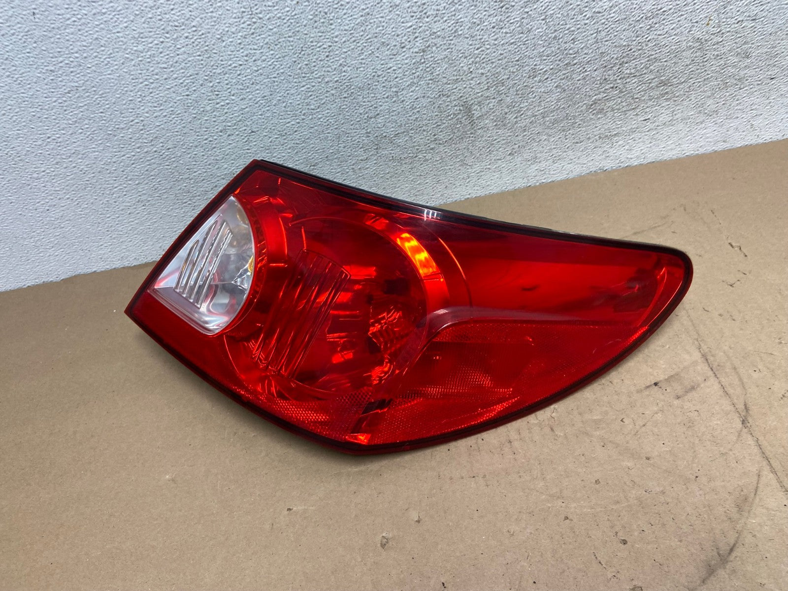 2008 Chrysler Sebring Convertible Right Passenger Side Tail Light AG4627 LK1
