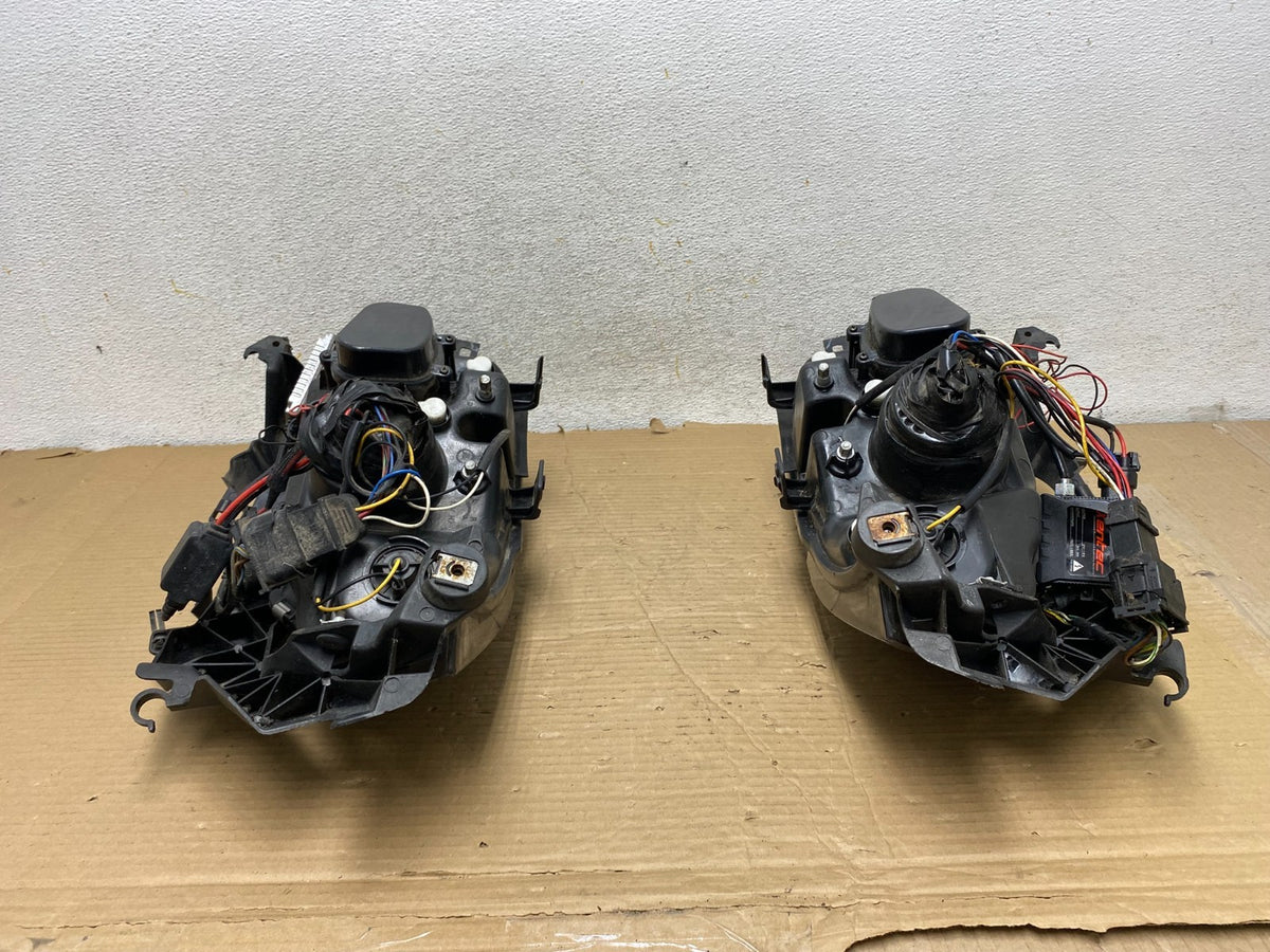 2006 to 2008 BMW 3-Series Sedan E90 Left+Right Set Side LED Headlights AH2482 DG7