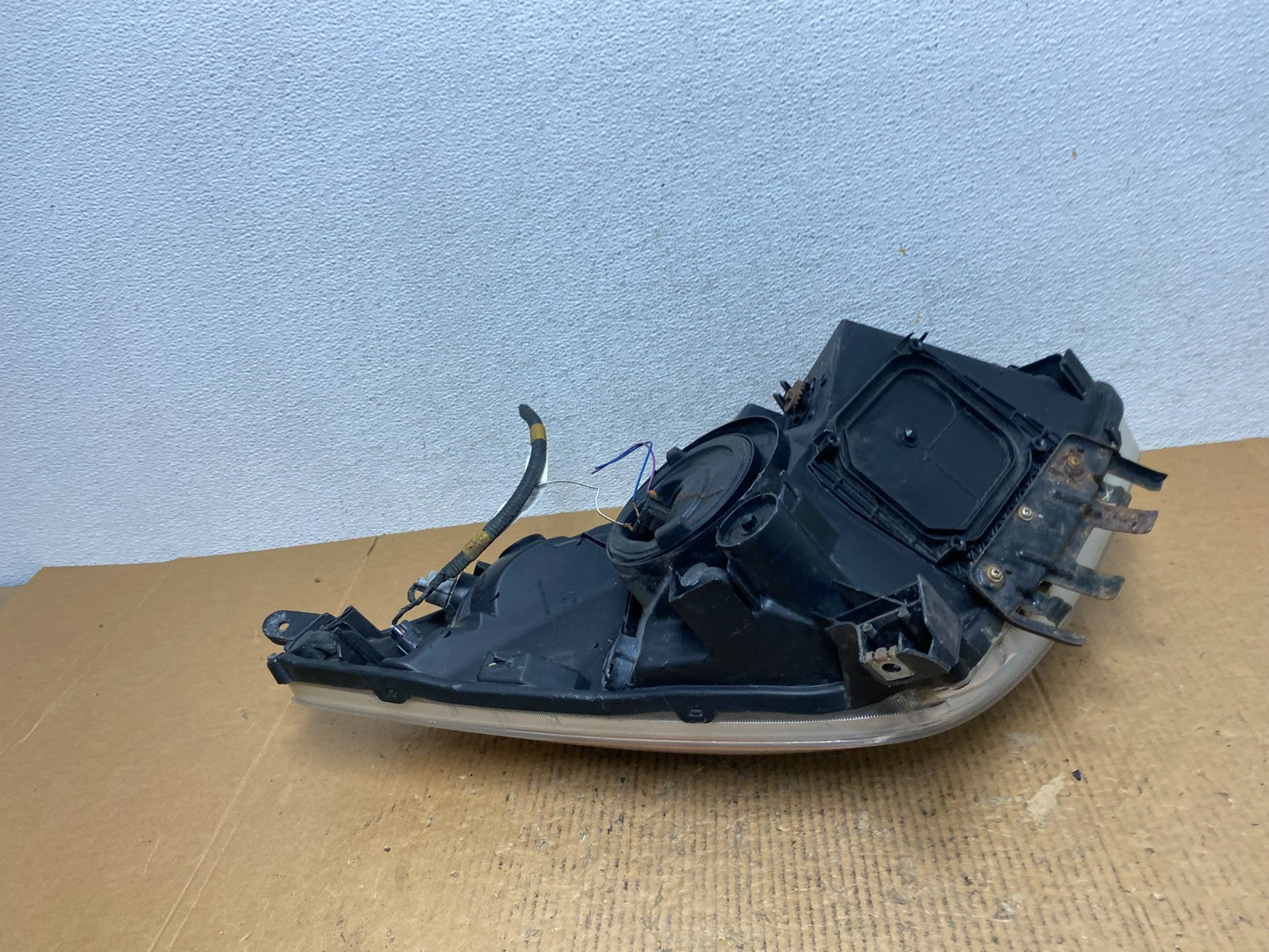 2006-2009 Toyota Prius Left Driver LH Side Blue Headlight Halogen AE1452 DW5