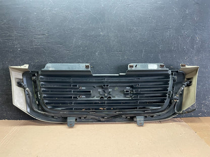 2002 to 2009 Gmc Envoy Front Upper Grill Grille OEM Z8590 DG7
