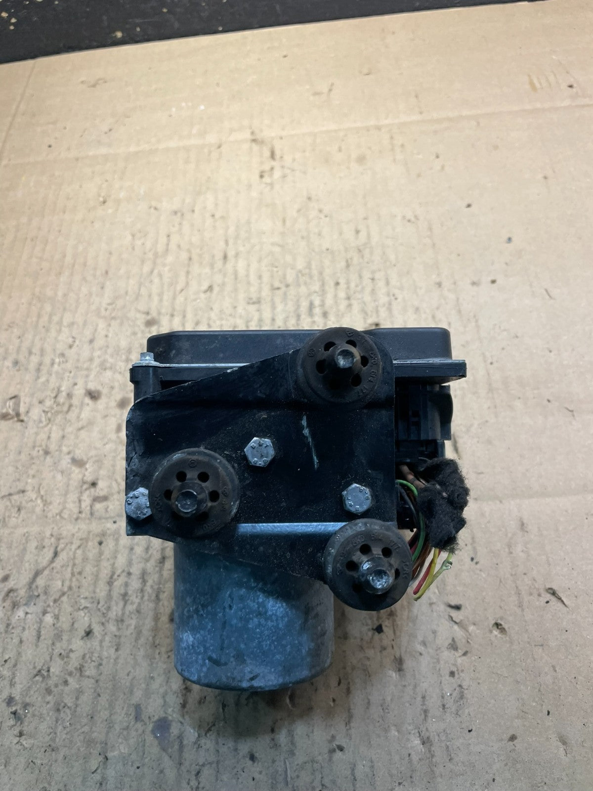 2014 to 2016 Audi A4 ABS Anti-Lock Brake Pump 8K0907379CP OEM w6791 DG1