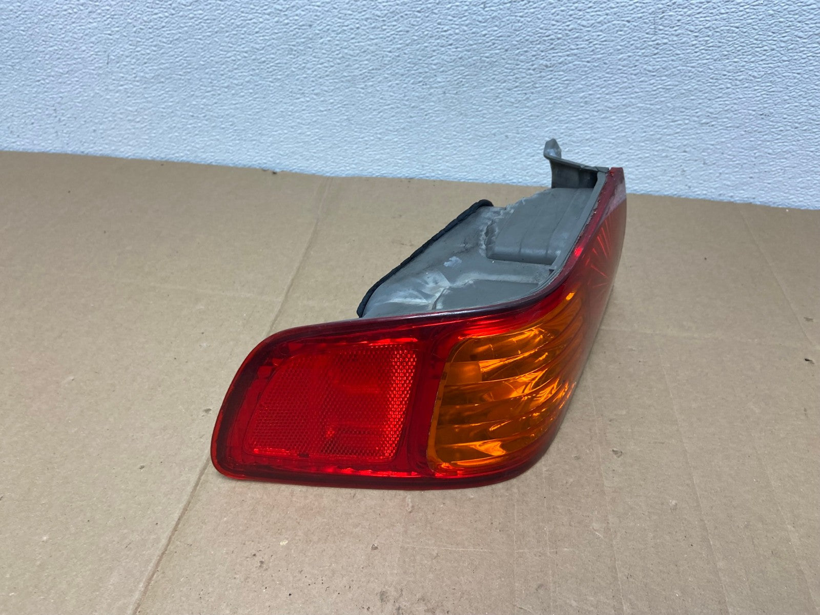 2000 to 2001 Toyota Camry Tail Light Left Driver Lh Side OEM AB8046 LK2