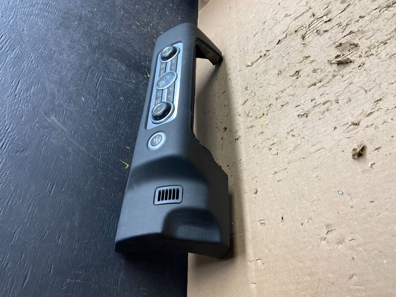 2010-2013 Land Rover Range Rover Radio Media Infotainment Controls t8670 DG1
