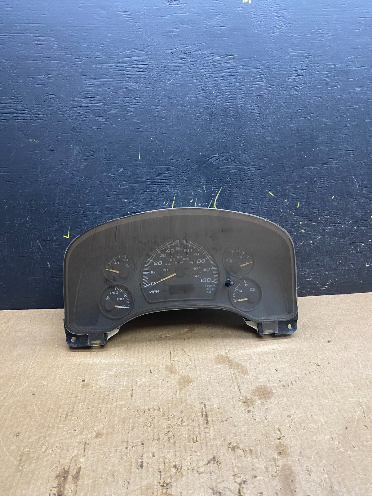 2004 to 2007 Chevrolet Express Speedometer Cluster Gauge OEM Z7131 DG0