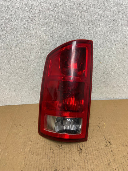 2002 to 2006 Dodge Ram 1500 Left Driver side Tail Light AD2363 LK0