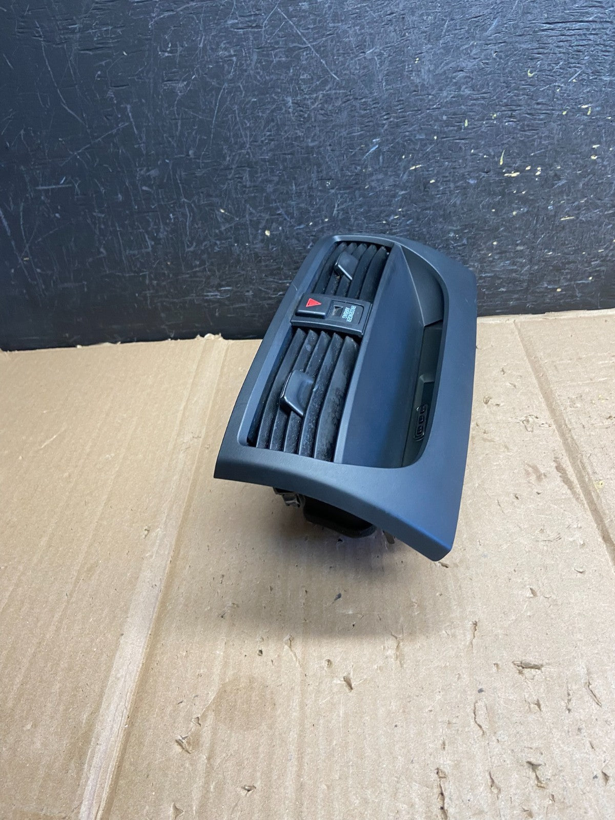 2004 to 2008 Acura TL Front Dash Dashboard AC Center Clock Air Vent ai2722 DG2