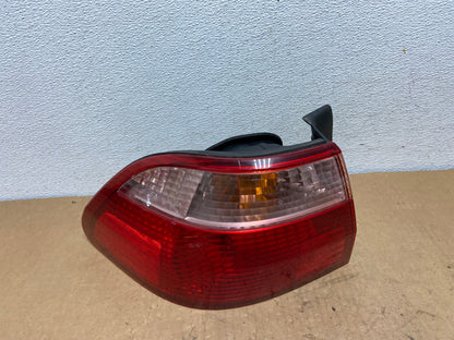 1998 to 2000 Honda Accord Sedan Tail light Left Driver LH Side AD1256 LK0