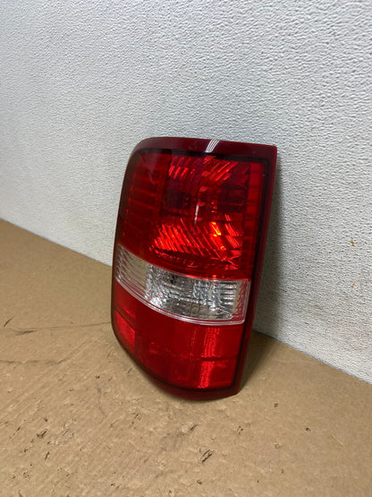 2004 to 2008 Ford F150 F-150 Left Driver LH Side Tail Light AG1098 LK1