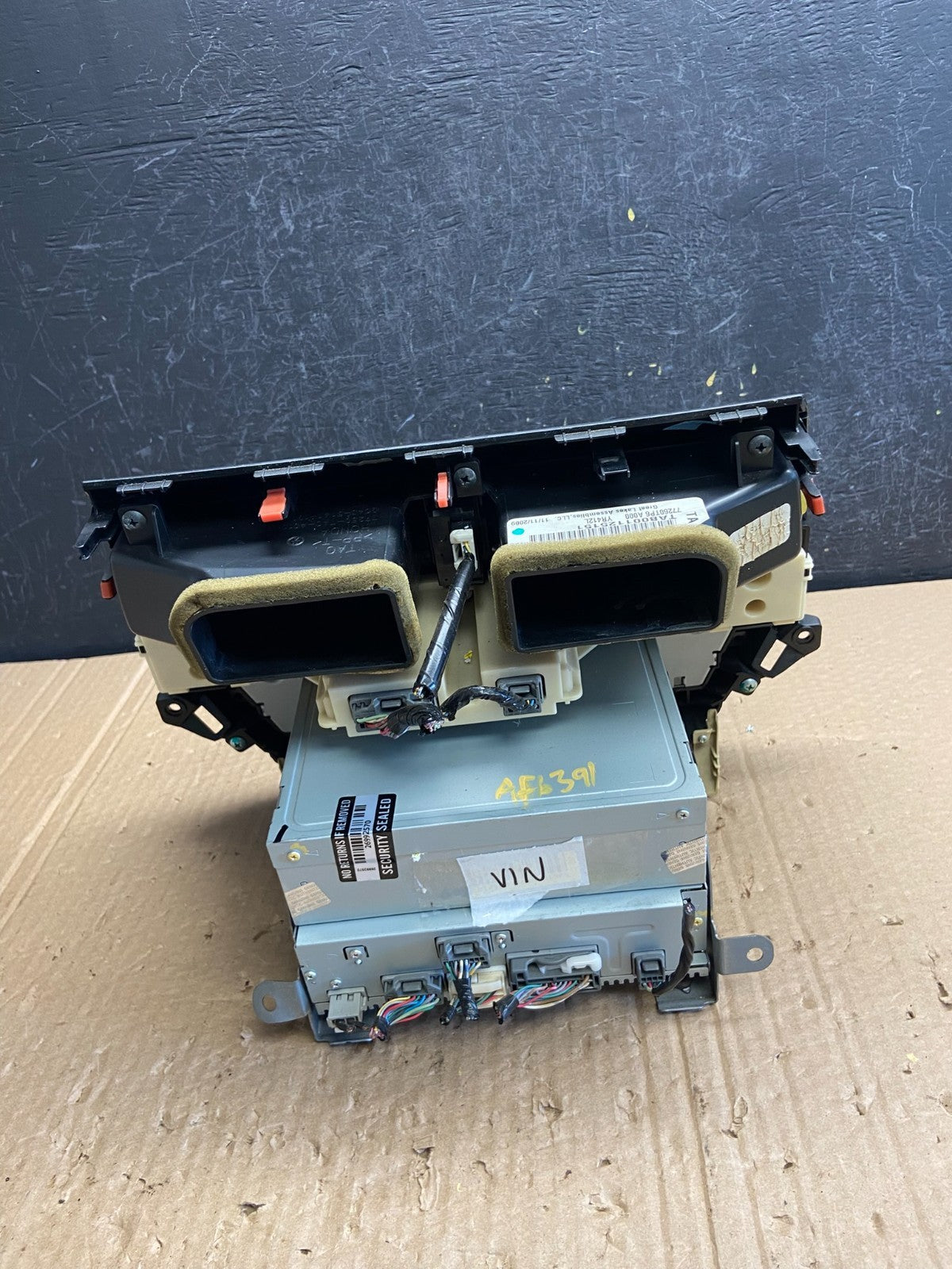 2010-2012 Honda Accord Crosstour Front Radio AM/FM CD Climate Control AF63916