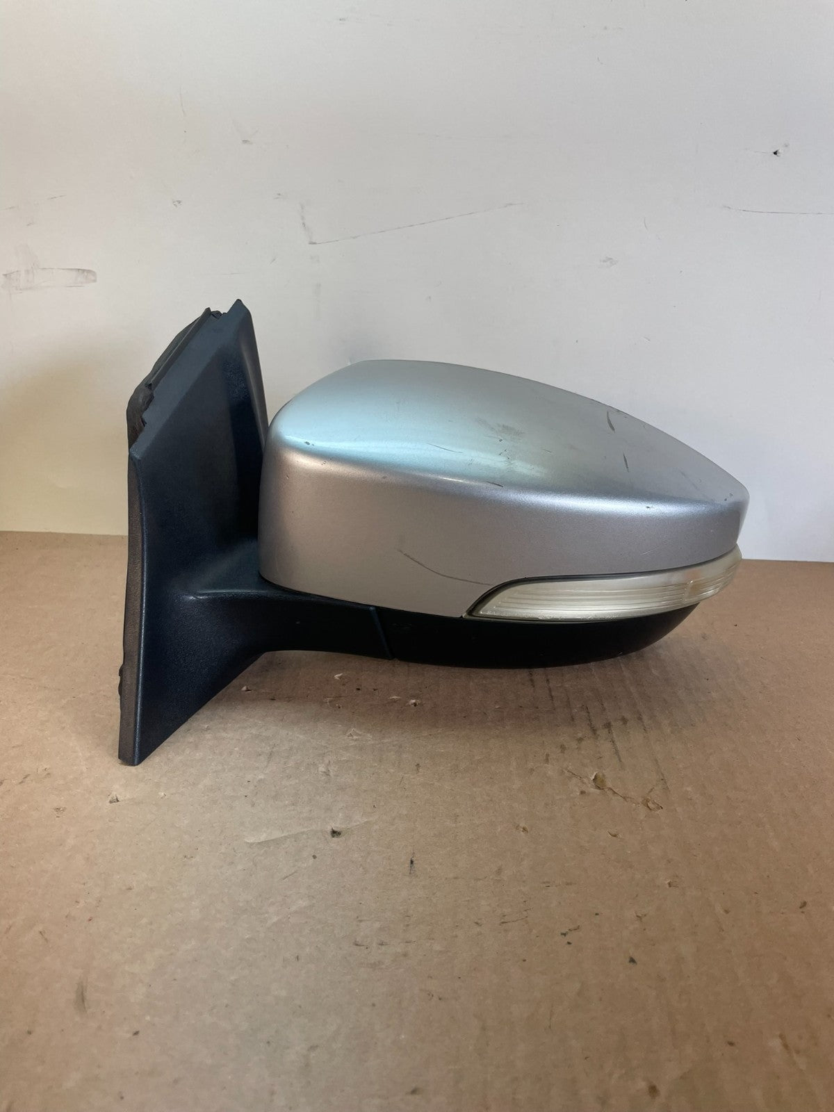 2015 to 2018 Ford Focus Left Driver View Door Turn Signal Mirror AG2553 MS0