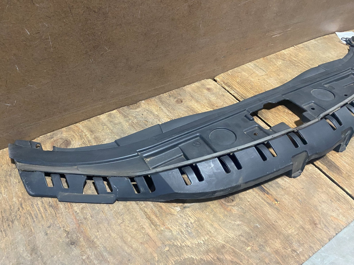 2011 to 2014 Chrysler 300 Front Bumper Upper Radiator Support Cover AD87241