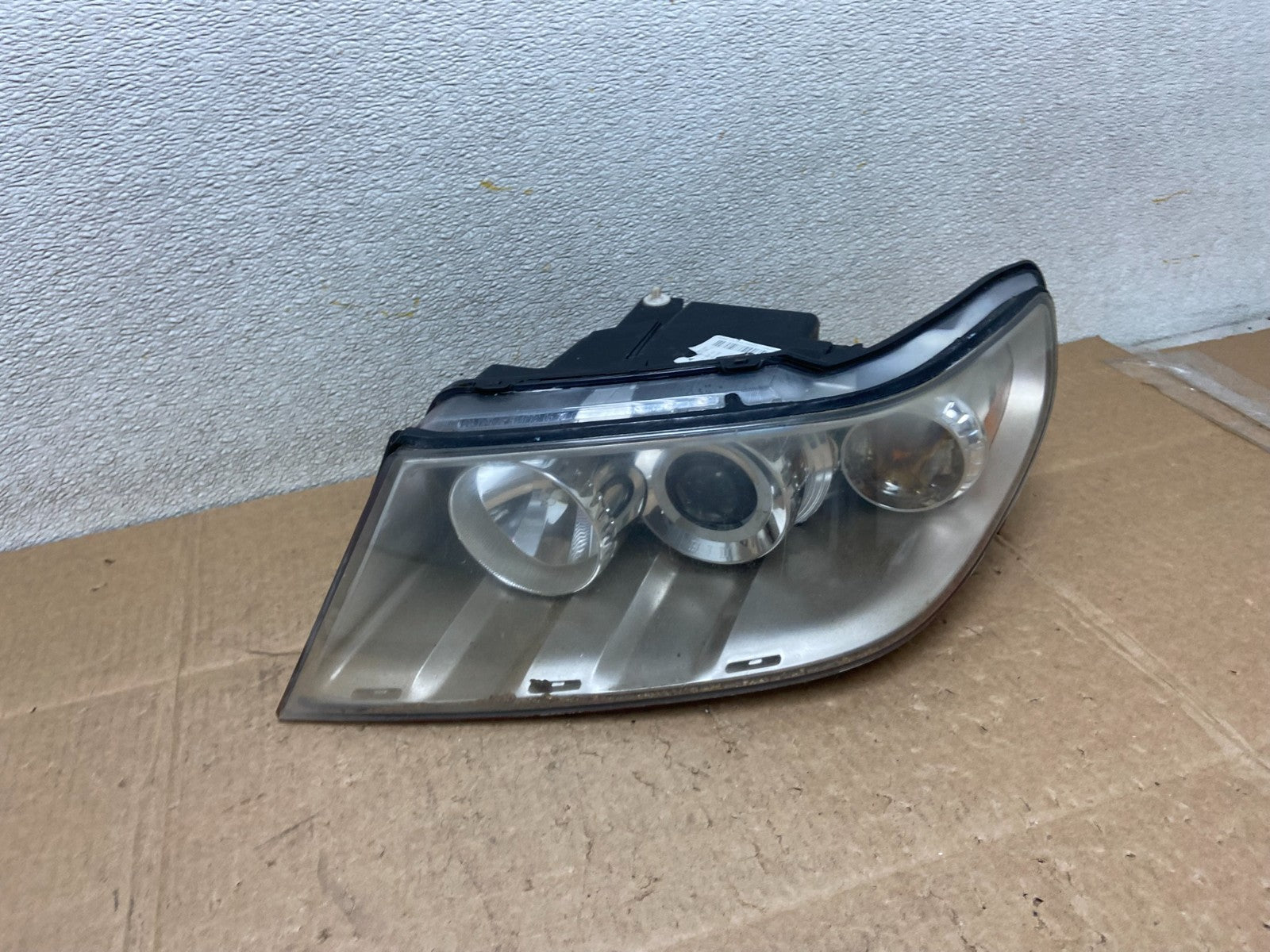 2005 to 2009 Saab 9-7X Left Driver LH Side Xenon Headlight OEM Y8813 DW0