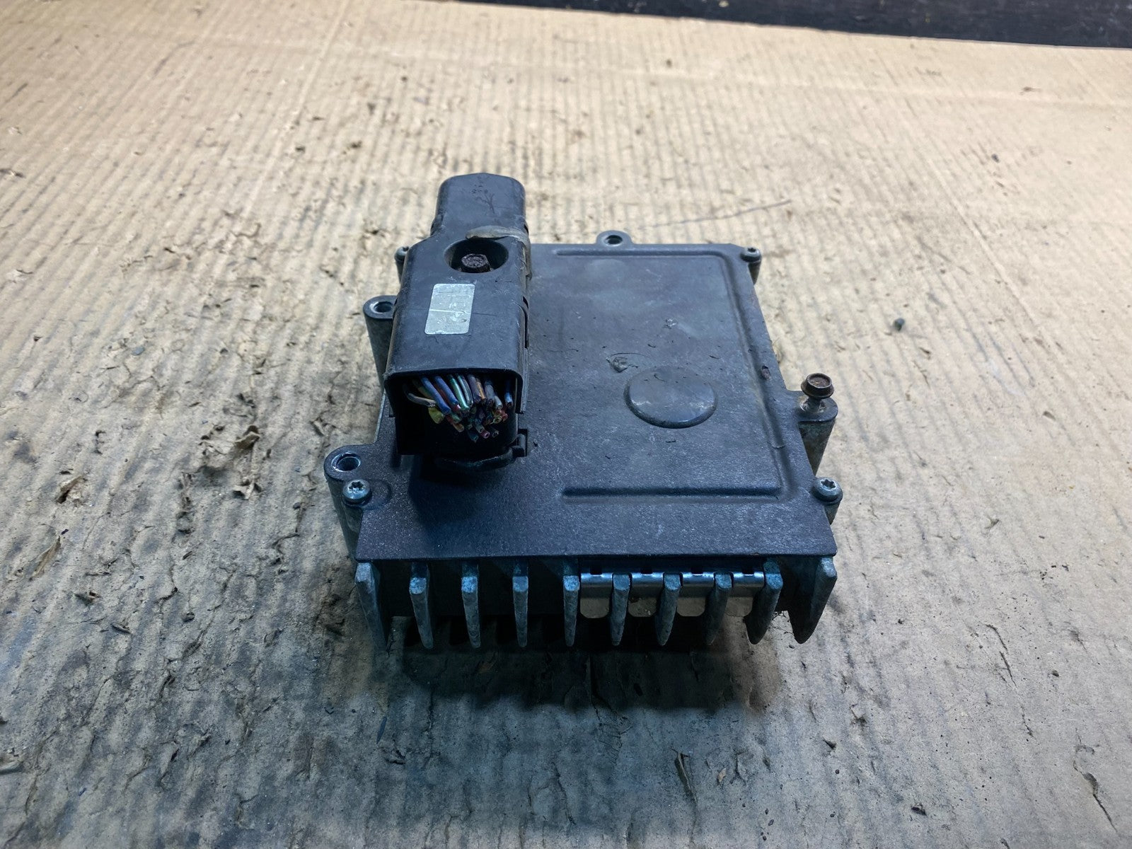 1993 to 1995 Chrysler Voyager 4686914 tcm transmission computer Y1481 PS1