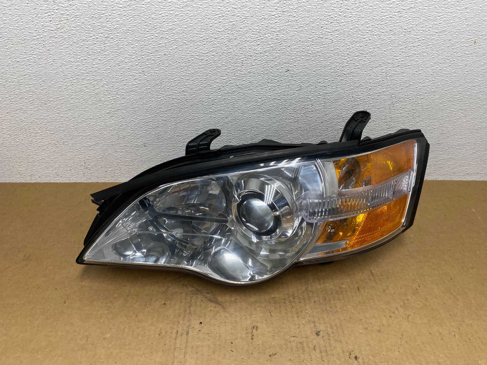 2006 to 2007 Subaru Legacy Left Driver LH Side Headlight AC1800 DW0