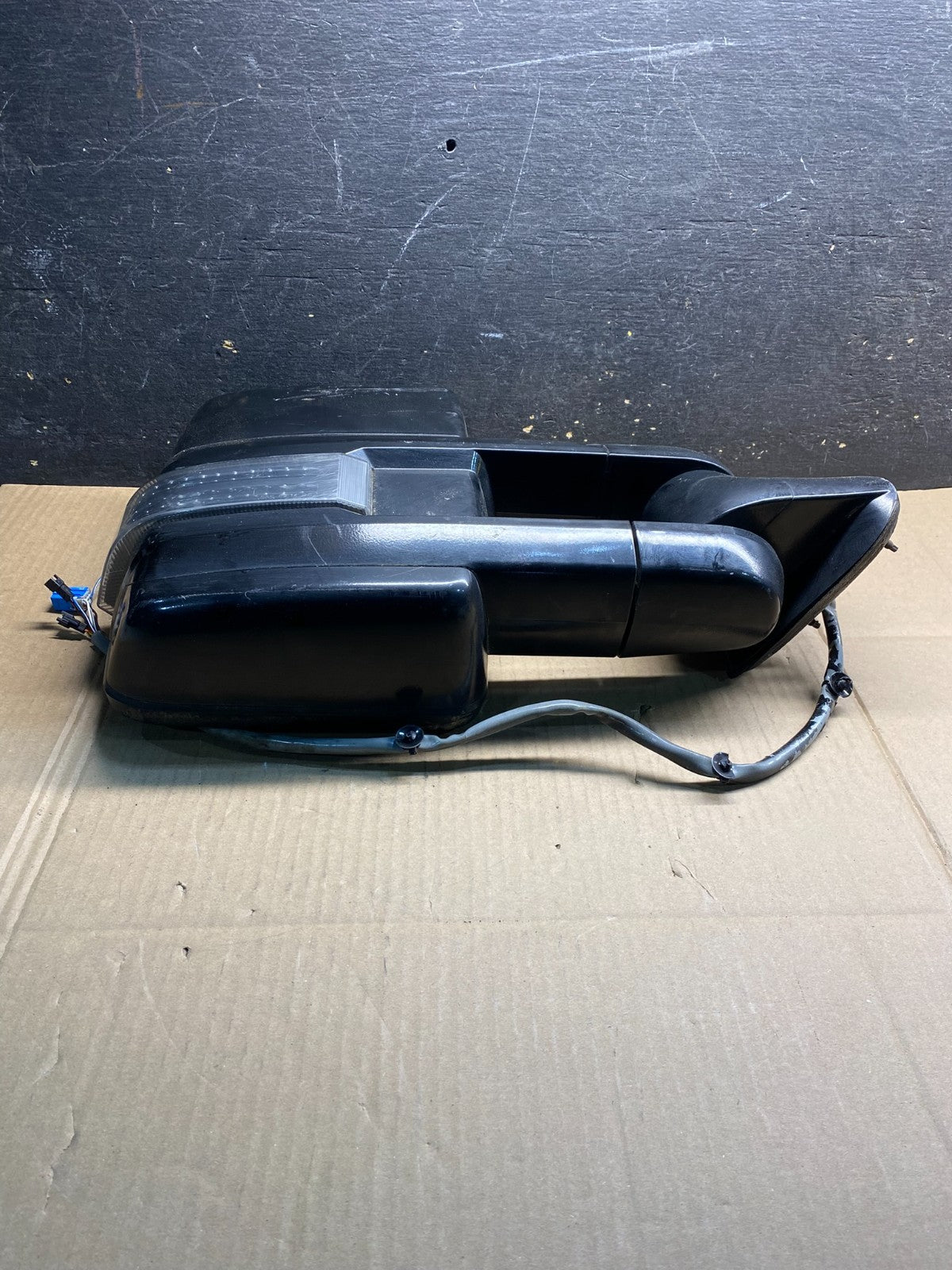 2003 - 2006 GMC Sierra Right Turn Signal Door Mirror AB04991