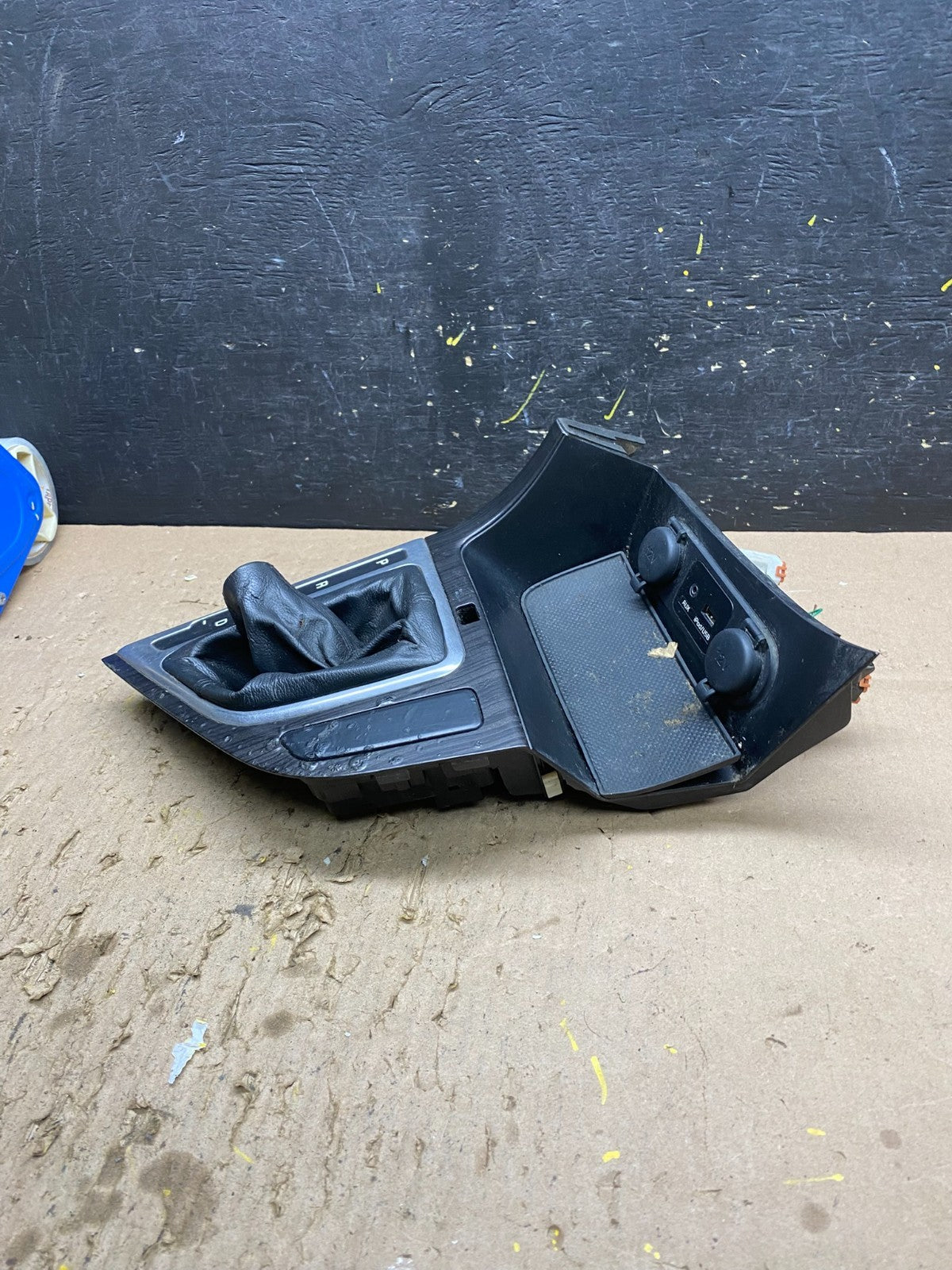 2011 to 2013 Kia Optima Center Console Shifter Gear AUX USB Floor Bezel T8594 DG2