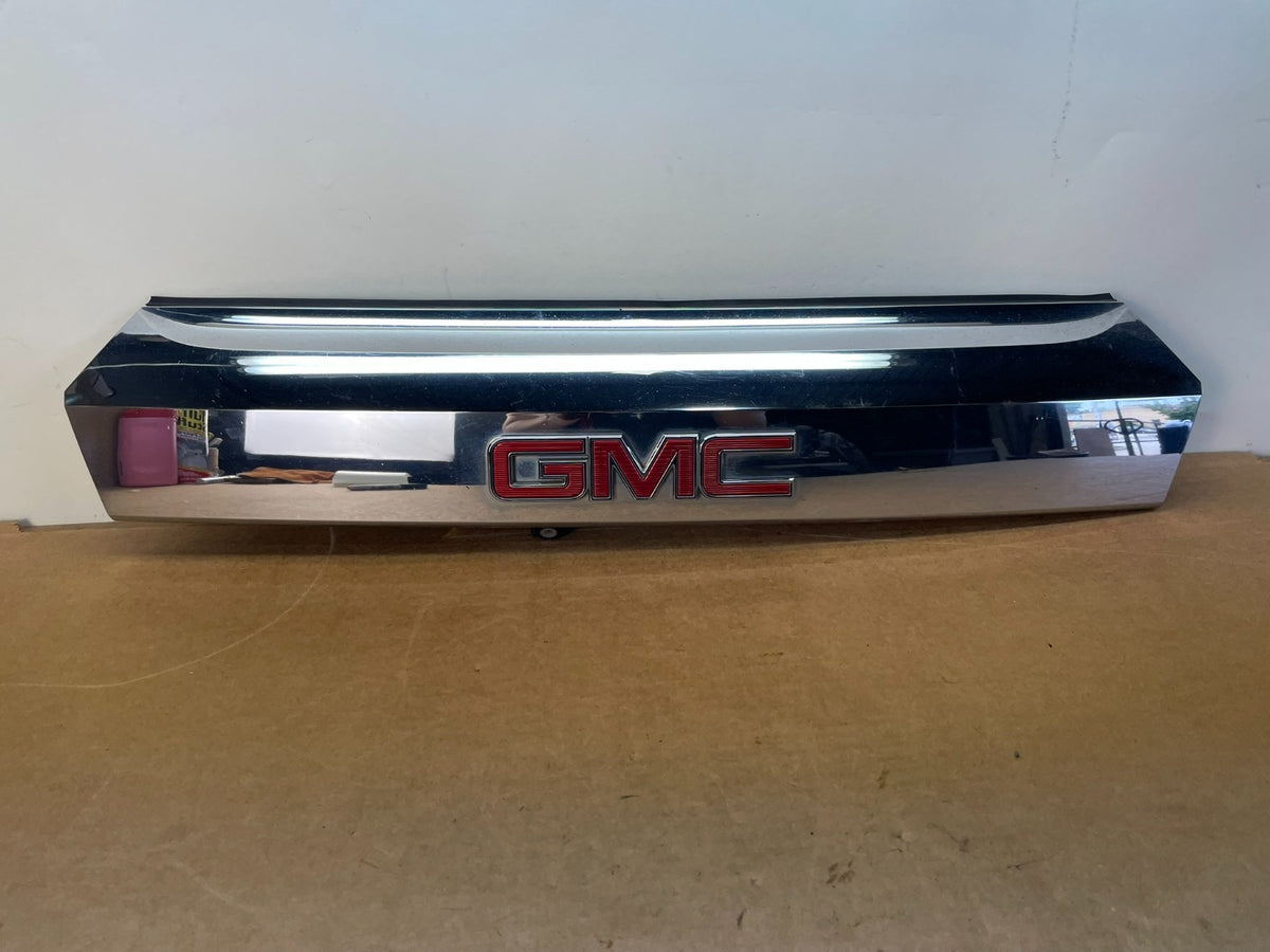 2011-2015 GMC Terrain Tailgate Liftgate Chrome Finish Molding Camera AG0816 DG0