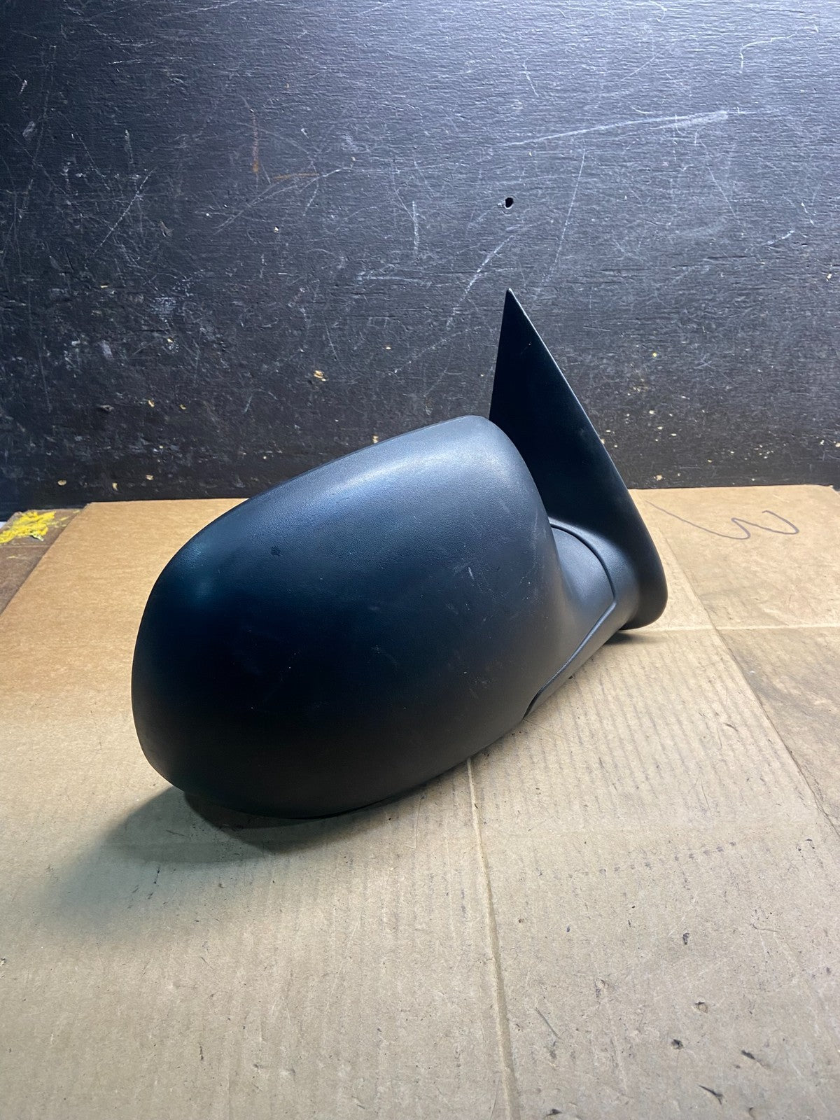 1999 - 2006 Chevrolet Silverado Suburban Right Door Mirror OEM Y3839 MS1