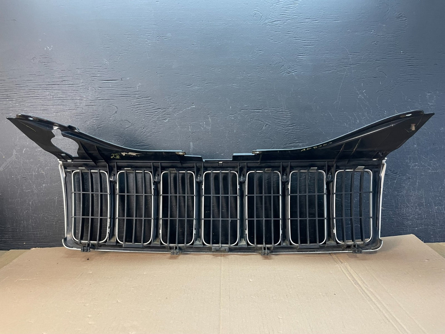 2005 2006 2007 Jeep Grand Cherokee Front Upper Grill Grille z8137 DG5