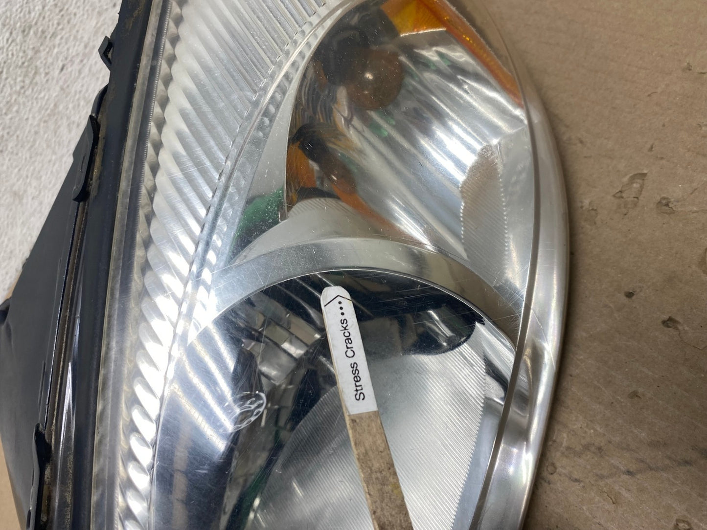 2000 to 2007 Ford Taurus Left Driver LH Side Halogen Headlight AE9575 LK4