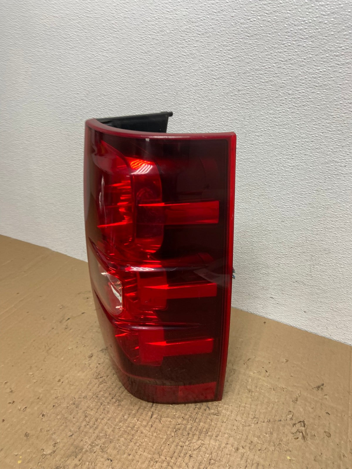 2008-2014 Chevrolet Tahoe Suburban Right Passenger Rh Tail Light Oem AC4182 LK1